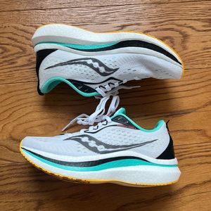 Women’s saucony endorphin speed 2